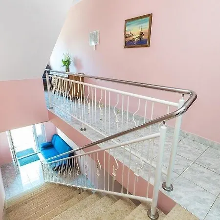 Appartement In With Sea View, Balcony, Air Conditioning, Wi-fi
