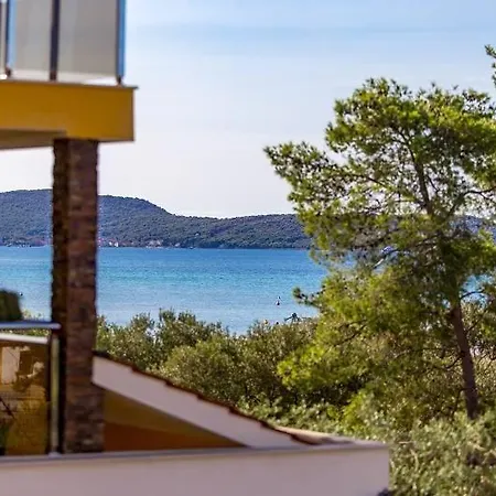 Appartement In With Sea View, Balcony, Air Conditioning, Wi-fi *