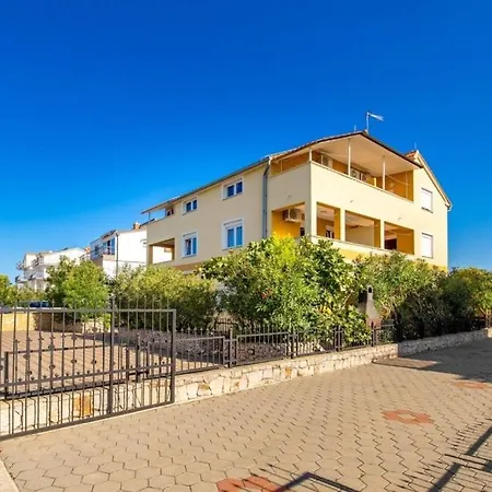 Appartement In With Sea View, Balcony, Air Conditioning, Wi-fi Vodice