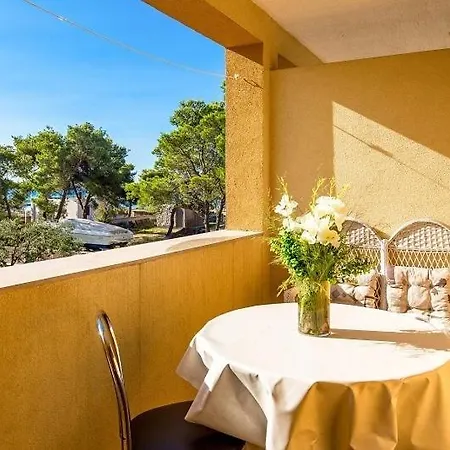 Appartement In With Sea View, Balcony, Air Conditioning, Wi-fi