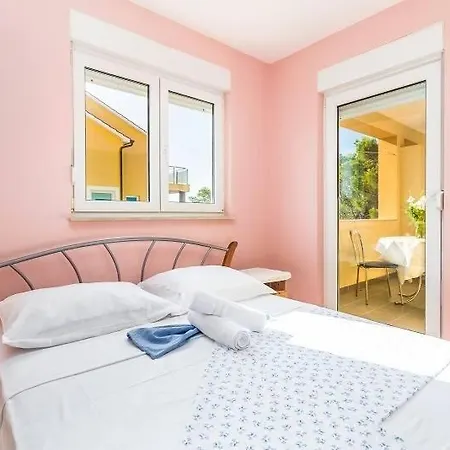In With Sea View, Balcony, Air Conditioning, Wi-fi * Vodice